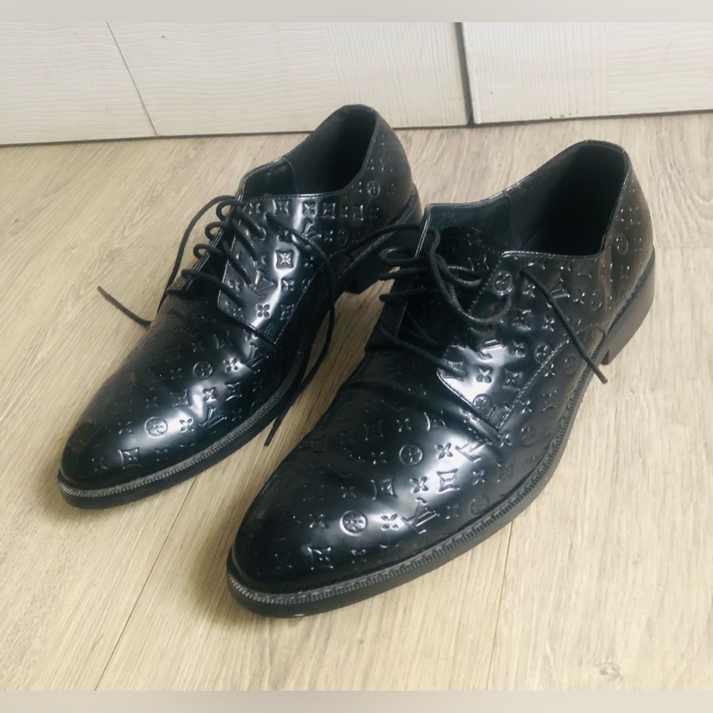 Louis Vuitton Men shoes size 10 US / 44 EU